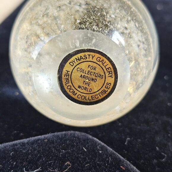 Dynasty Gallery Art Glass Hand Blown Frog On Sand Paperweight Heirloom - Picture 2 of 5